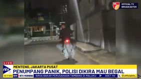 Penumpang Taksi Online Sengaja Merekam Aksi Kejar-Kejaran Karena Khawatir Akan Dibegal Oleh Pengedara Motor Tersebut.
