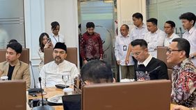 Deretan selebriti Tanah Air turut hadir dalam agenda rapat BP2MI terkait ramainya #kaburajadulu.