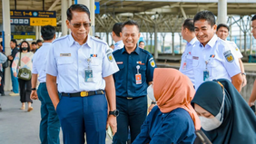 PT Kereta Api Indonesia (KAI) telah meluncurkan Kartu Disabilitas sebagai bagian dari upaya menciptakan ekosistem transportasi yang lebih inklusif bagi penyandang disabilitas.