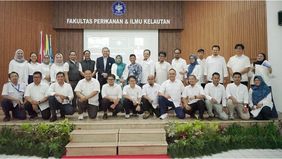  Kemajuan teknologi yang terus berkembang seharusnya dimanfaatkan secara optimal untuk membantu masyarakat dalam berbagai aspek kehidupan. Peran dunia akademisi menjadi sangat penting, tidak hanya dalam lingkup perkuliahan, tetapi juga setelah lulus 