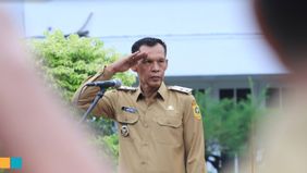 Wakil Bupati Bogor, Ade Ruhandi, merespons isu viral terkait Kepala Desa Gunung Menyang, Wiwin Komalasari, yang menjadi perbincangan di media sosial.