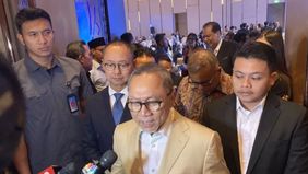 Menteri Koordinator Bidang Pangan, Zulkifli Hasan, mengungkapkan bahwa kebijakan impor gula masih berlanjut sesuai arahan Presiden Prabowo Subianto.