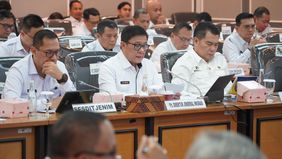 Komisi XIII DPR RI mendukung langkah Direktorat Jenderal (Ditjen) Imigrasi dalam memberikan tunjangan khusus bagi petugas imigrasi yang bertugas di wilayah perbatasan, terdepan, dan terluar Indonesia. 