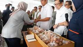 Wakil Menteri Pertanian (Wamentan) Sudaryono mengimbau masyarakat untuk tetap tenang dan tidak terbawa fenomena Fear of Missing Out (FOMO) dalam menghadapi kenaikan harga pangan menjelang bulan suci Ramadan dan Idul Fitri.
