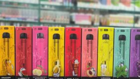 Bisnis vape adalah usaha perdagangan yang menjual produk rokok elektrik atau vape. Bisnis ini menjanjikan peluang besar di Indonesia, mengingat banyaknya anak muda yang tertarik dengan vape.