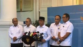 Pemerintah menargetkan pendirian Koperasi Desa Merah Putih di 70.000 desa guna memperkuat ekonomi lokal dan menstabilkan harga pangan.