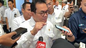 Hasilnya, produsen mengungkapkan bahwa tingginya curah hujan yang terjadi di beberapa waktu ini jadi biang kerok kenaikan harga cabai. Akibatnya, pasokan cabai rawit merah berkurang.