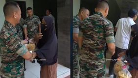 Delapan orang tua asal Kecamatan Sluke, Rembang, Jawa Tengah, tak bisa menyembunyikan rasa haru dan syukur setelah anak-anak mereka berhasil lolos seleksi menjadi anggota TNI tanpa dipungut biaya.