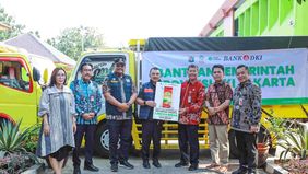 Pemerintah Provinsi (Pemprov) DKI Jakarta menunjukkan kepeduliannya dengan menyalurkan bantuan bagi masyarakat terdampak banjir di Bekasi.