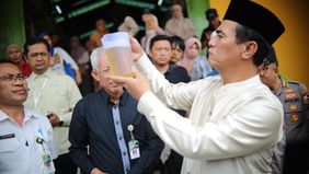 Menteri Pertanian (Mentan) Andi Amran Sulaiman melakukan inspeksi mendadak (sidak) ke Pasar Jaya Lenteng Agung, Jakarta Selatan, untuk memastikan ketersediaan 9 bahan pangan pokok tersedia untuk masyarakat.
