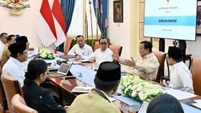 Pemerintah semakin mematangkan rencana penyelenggaraan Sekolah Rakyat, yang dijadwalkan akan dimulai pada tahun ajaran 2025-2026. Dalam rapat yang dipimpin oleh Presiden Prabowo Subianto pada Senin, 10 Maret 2025 di Istana Merdeka Jakarta, jajaran Me