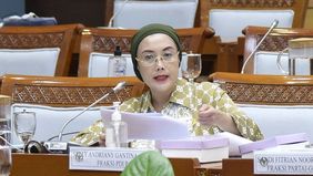 Anggota Komisi VIII DPR RI, Selly Andriany Gantina, mendesak aparat penegak hukum untuk menjatuhkan hukuman maksimal kepada Kapolres Ngada nonaktif, AKBP Fajar Widyadharma Lukman Sumaatmaja.