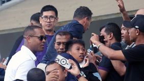 Pelatih timnas Indonesia, Patrick Kluivert, menekankan pentingnya asupan nutrisi bagi para pemainnya yang akan menghadapi dua pertandingan putaran ketiga kualifikasi Piala Dunia 2026 di tengah bulan Ramadhan.