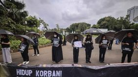 Komnas HAM mendesak agar mantan Kapolres Ngada, NTT, AKBP Fajar Widyadharma Lukman Sumaatmaja dijatuhi sanksi etika dan pidana atas dugaan penyalahgunaan narkoba serta pencabulan terhadap anak di bawah umur.