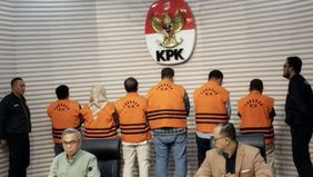 KPK menetapkan enam orang sebagai tersangka dalam kasus dugaan suap proyek pengadaan barang dan jasa di lingkungan Dinas Pekerjaan Umum dan Penataan Ruang (PUPR) Kabupaten Ogan Komering Ulu (OKU), Sumatera Selatan.