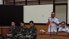 Tiga terdakwa yang merupakan oknum anggota TNI Angkatan Laut (AL) dalam kasus penembakan bos rental mobil di rest area KM45 Tol Tangerang-Merak meminta hukuman ringan. 