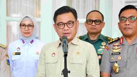 Revisi Undang-Undang Tentara Nasional Indonesia (UU TNI) menjadi sorotan publik karena dinilai bertujuan mengakomodasi peran militer di berbagai institusi strategis.