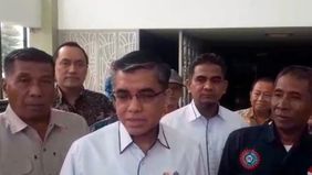 Menteri Ketenagakerjaan RI Yassierli meninjau proses penandatanganan kontrak ulang pekerja eks-Sritex setelah sebelumnya mengalami pemutusan hubungan kerja (PHK).