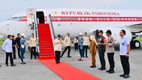  Presiden Prabowo Subianto tiba di Bandar Udara Internasional Juanda, Kabupaten Sidoarjo, Provinsi Jawa Timur, pada Senin, 17 Maret 2025 pukul 12.40 WIB untuk melakukan kunjungan kerja. 