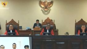 Aliansi Mahasiswa Fakultas Hukum Universitas Stikubank Semarang resmi mencabut permohonan uji materi terhadap Pasal 240 Ayat (1) Huruf c Undang-Undang Pemilu. 