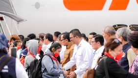 Setelah upaya yang tidak mudah untuk melewati wilayah konflik dan menyeberangi batas Myanmar - Thailand, Tim Pelindungan WNI Kementerian Luar Negeri, dibantu oleh KBRI Yangon dan KBRI Bangkok hari ini, Selasa, 18 Maret 2025 telah berhasil memulangkan