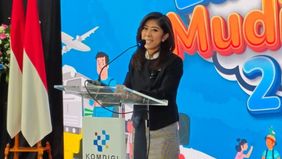 Menteri Komunikasi dan Digital (Menkomdigi), Meutya Hafid, menyatakan bahwa pihaknya saat ini sedang melakukan sinkronisasi antar kementerian dan lembaga (K/L) terkait rencana aturan pembatasan akses media sosial berdasarkan usia.