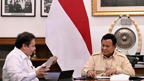 Presiden Prabowo Subianto memanggil Menteri Koordinator Bidang Perekonomian, Airlangga Hartarto, ke Istana Merdeka, Jakarta, pada Selasa, 18 Maret 2025.