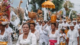 Nyepi adalah hari raya umat Hindu yang dirayakan setiap Tahun Baru Saka. Perayaan ini memiliki filosofi mendalam yang berakar dari ajaran agama Hindu dan menjadi momen refleksi bagi umatnya. 