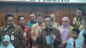 Gubernur DKI Jakarta, Pramono Anung, meninjau langsung fasilitas Refuse Derived Fuel (RDF) Rorotan di Cilincing, Jakarta Utara, Kamis, 20 Maret 2025.