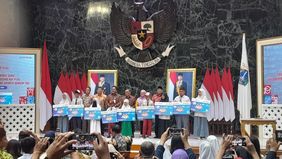 Pemerintah Provinsi DKI Jakarta melalui Gubernur Pranomo Anung secara resmi meluncurkan program Kartu Jakarta Pintar (KJP) Plus yang ditujukan untuk 707.622 siswa pada Kamis, 20 Maret 2025, bertempat di Balaikota Jakarta. 