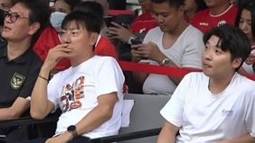 Pada Kamis, 20 Maret 2025, mantan pelatih Timnas Indonesia, Shin Tae Yong, bersama penerjemah setianya, Jeong Seok Seo, turut serta dalam acara nonton bareng (nobar) pertandingan antara Timnas Indonesia melawan Australia di area GBK.