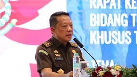 Kejaksaan Agung (Kejagung) melalui Tim Jaksa Penyidik pada Direktorat Penyidikan Jaksa Agung Muda Bidang Tindak Pidana Khusus (JAM PIDSUS), kembali memeriksa 6
orang saksi, Jumat, 21 Maret 2025. 