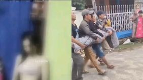 Seorang Sales Promotion Girl (SPG) kosmetik di daerah Belitang ditemukan meninggal dunia di kamar kosnya yang berada di Jalan Puncak 3, Desa Gumawang, Kecamatan Belitang, pada Selasa, 18 Maret 2025 sekitar pukul 16.30 WIB.