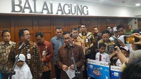 Gubernur DKI Jakarta, Pranomo Anung meluncurkan program Kartu Jakarta Pintar (KJP) Plus yang ditujukan untuk 707.622 siswa pada Kamis, 20 Maret 2025, bertempat di Balaikota Jakarta.