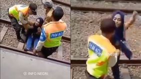 Sebuah insiden menghebohkan terjadi di Stasiun Maja, Lebak, Banten, pada Kamis, 3 April 2025, ketika seorang wanita diduga nekat mencoba mengakhiri hidupnya dengan masuk ke area rel kereta api. 