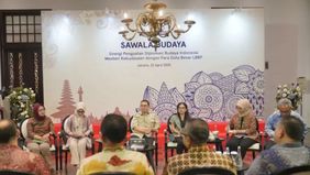 Menteri Kebudayaan, Fadli Zon, menggagas hadirnya "Indonesian Wave" sebagai upaya memperkenalkan kekayaan budaya Indonesia ke kancah internasional. 