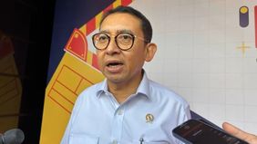 Menteri Kebudayaan Fadli Zon menyatakan bahwa pihaknya akan melaksanakan pemugaran situs Gunung Padang di Desa Karyamukti, Kabupaten Cianjur, meskipun struktur yang ada di situs tersebut belum diketahui secara pasti.