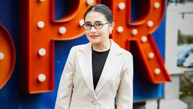Prilly Latuconsina resmi jadi dosen di kampus LSPR Jakarta.