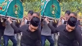  Ariel NOAH menyampaikan kabar duka di akun Instagram pribadinya. Ariel mengabarkan bahwa sang kakak tercinta, Nazlin Fachridzal meninggal dunia Selasa pagi tadi 29 April 2025.

Belum diketahui penyebab meninggal dunianya sang kakak. Ariel dalam tuli