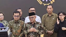 Kementerian Pendidikan Dasar dan Menengah (Kemendikdasmen) segera menerapkan mata pelajaran Kecerdasan Buatan (AI) dan Coding sebagai bagian dari kurikulum pilihan di tingkat SD hingga SMA. 