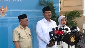 Menteri Sosial Saifullah Yusuf (Gus Ipul) menegaskan bahwa pemerintah akan mendirikan 200 Sekolah Rakyat di berbagai lokasi. Dari jumlah tersebut, sebanyak 100 sekolah akan dibiayai melalui APBN, sementara sisanya akan didukung melalui kontribusi dar