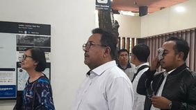 Wakil Gubernur DKI, Rano Karno terpantau naik Transjakarta dari Balai Kota Jakarta dengan rute bus 6B, menuju kediamannya, Rabu, 30 April 2025 sore.