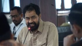 Gubernur Aceh, Muzakir Manaf yang juga dikenal dengan panggilan Mualem, dilaporkan tengah menjalani pemeriksaan kesehatan di luar negeri, tepatnya di Singapura.
