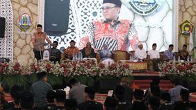 Ia menegaskan pentingnya sinergi antara agama dan budaya dalam kehidupan berbangsa dan beragama. Menurutnya, keduanya tidak bisa dipisahkan karena saling melengkapi satu sama lain. Kehadiran para santri, imbuhnya, tidak sekadar memperdalam ilmu agama