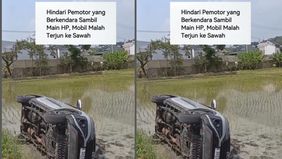 Berdasarkan keterangan saksi di lokasi kejadian, mobil tersebut terperosok usai menghindari pemotor yang mengemudi sambil main HP. Nahas, hal itu justru membuat pengendara mobil hilang kendali hingga Akhirnya terjun ke sawah.