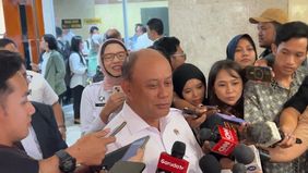 Dadan Hindayana menjelaskan mengapa ada data yang berbeda terkait kasus siswa keracunan MBG