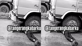 Video memperlihatkan keadaan mengenaskan pemotor tersebut.