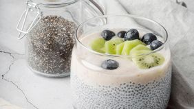 Dengan kandungan nutrisi yang padat dan manfaat kesehatan yang beragam, chia seed layak menjadi bagian dari pola makan harian Anda. Mulailah dari satu sendok makan sehari dan rasakan sendiri manfaatnya bagi tubuh. Superfood ini memang kecil, tapi man