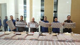 Duit diduga hasil pencucian uang
