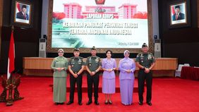 Sebanyak 32 perwira tinggi (Pati) TNI secara resmi menerima kenaikan pangkat dalam sebuah upacara Laporan Korps Kenaikan Pangkat yang digelar di Aula Gatot Subroto, Markas Besar TNI, Cilangkap, Jakarta Timur, pada Kamis, 8 Mei 2025.